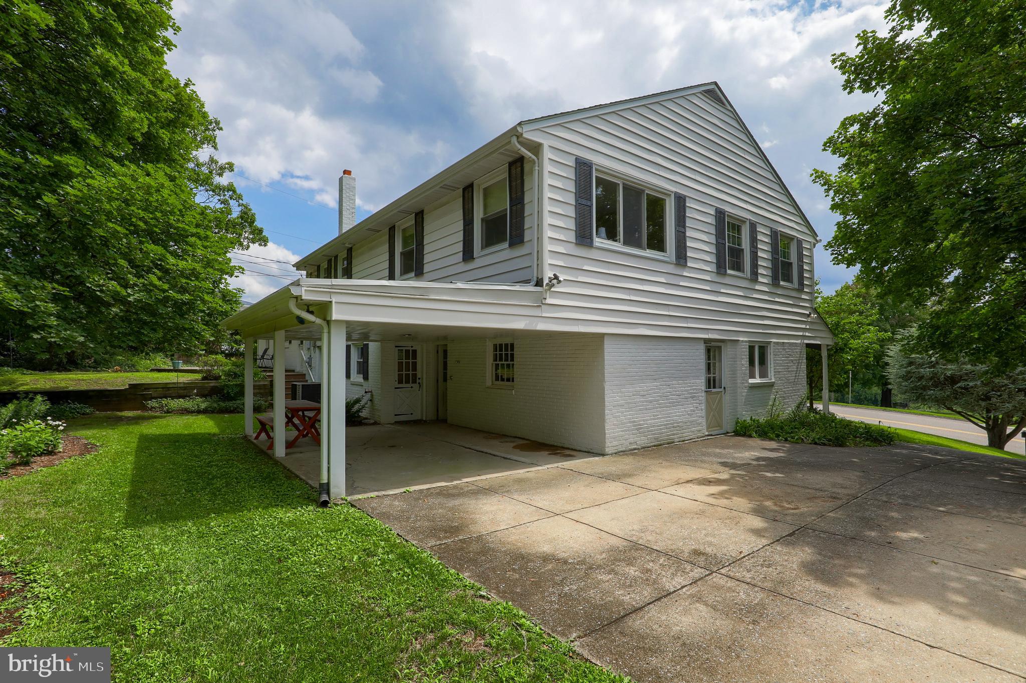 1669 Sleepyhollow Road York, PA 17403 - Photo 5 of 63 Carport and Driveway
