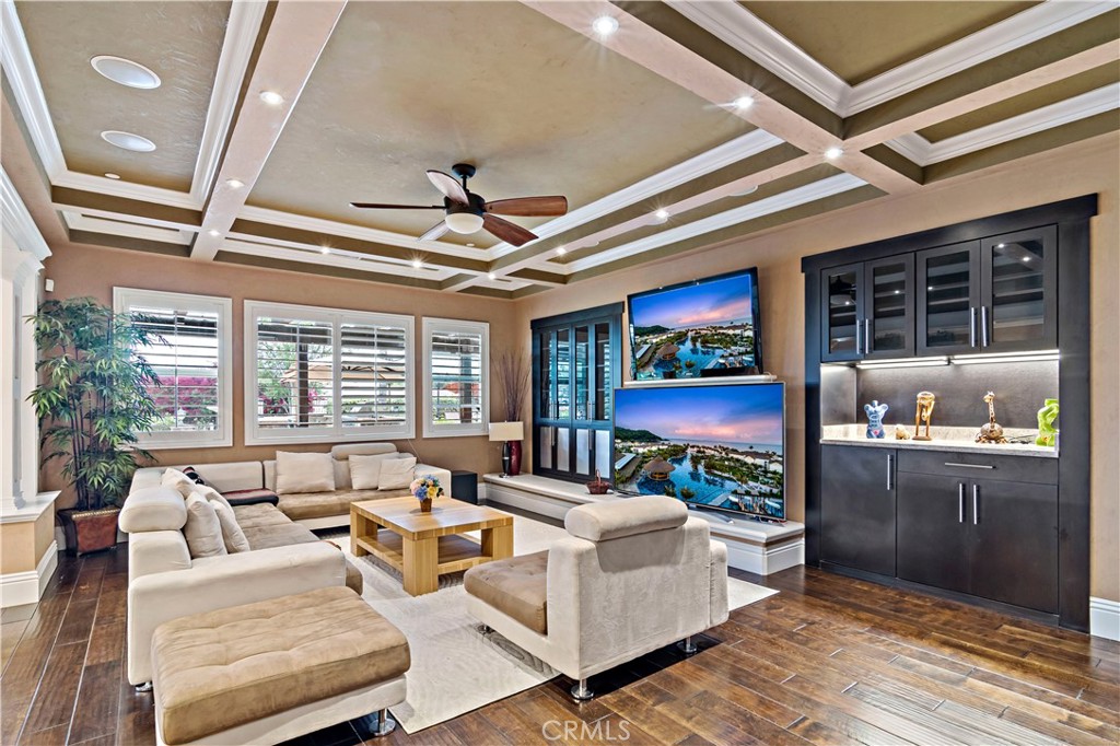689 Crystal Mountain Circle Riverside, CA 92506 - Photo 23 of 74 Family Room