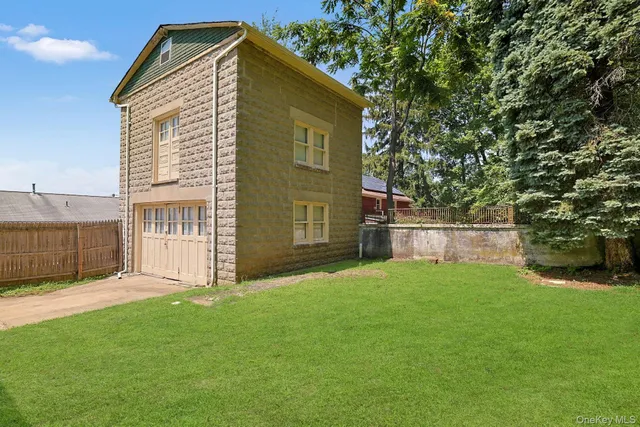 a view of a sign of a park