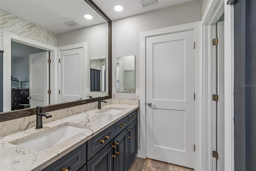 4528 West Woodmere Road Tampa, FL 33609 - Photo 17 of 100