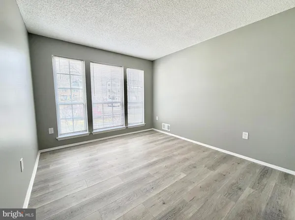 $2,350 | 44 Cheverny Court, Trenton, NJ 08619