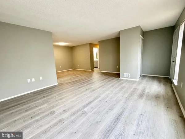 $2,350 | 44 Cheverny Court, Trenton, NJ 08619