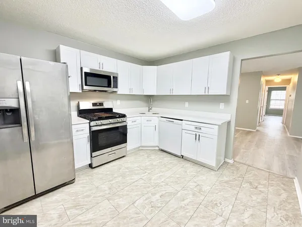 $2,350 | 44 Cheverny Court, Trenton, NJ 08619