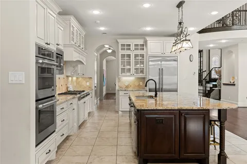 $2,395,000 | 11729 Joan Of Arc Drive, Houston, TX 77024