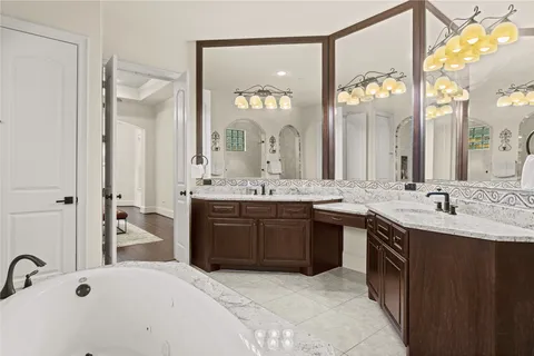 $2,395,000 | 11729 Joan Of Arc Drive, Houston, TX 77024