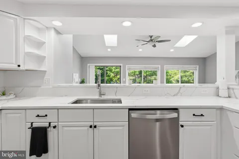 $819,000 | 15004 DuFief Drive, Gaithersburg, MD 20878