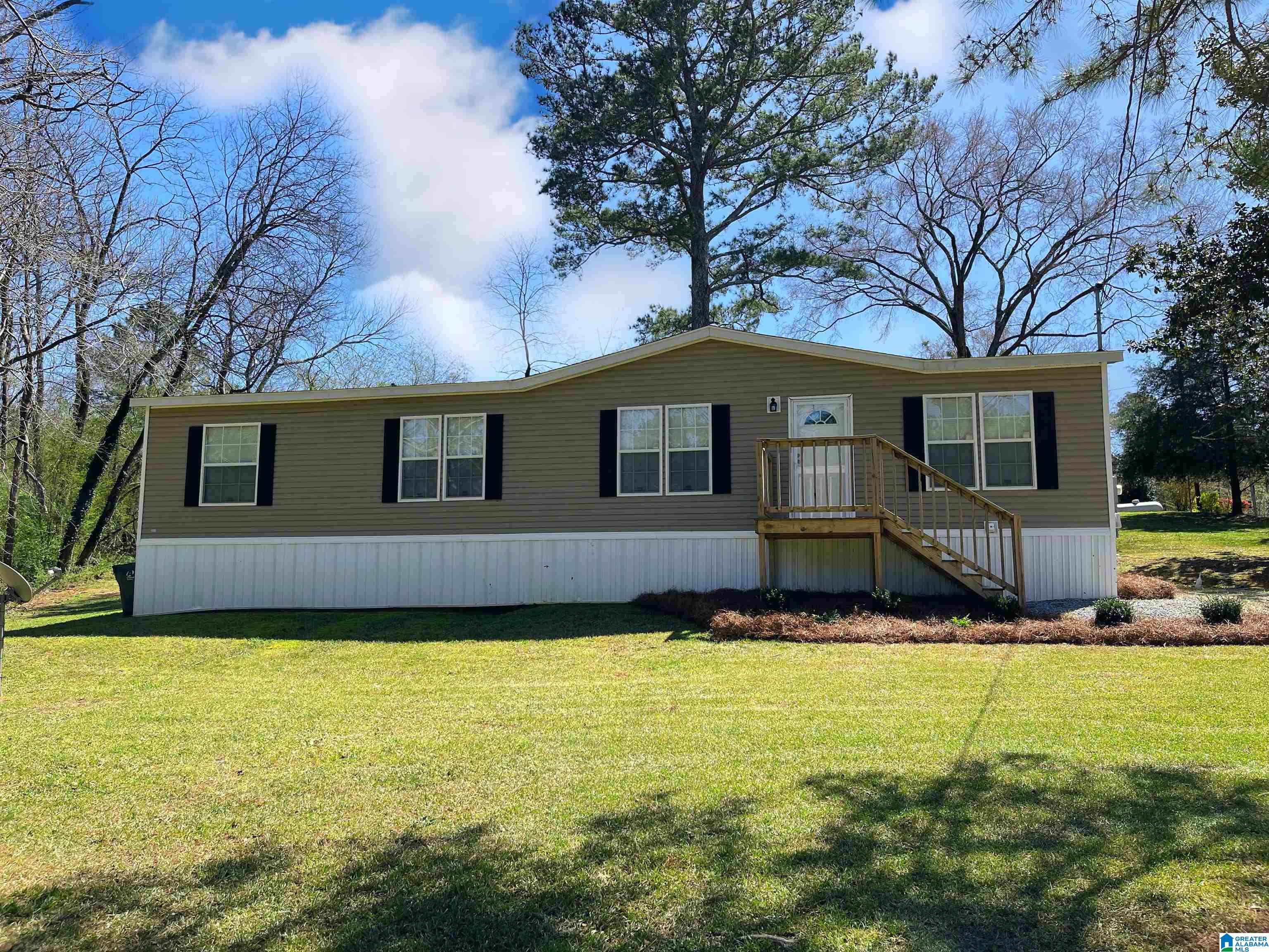 93 Hillview Road Jacksonville, AL 36265 - Photo 2 of 18
