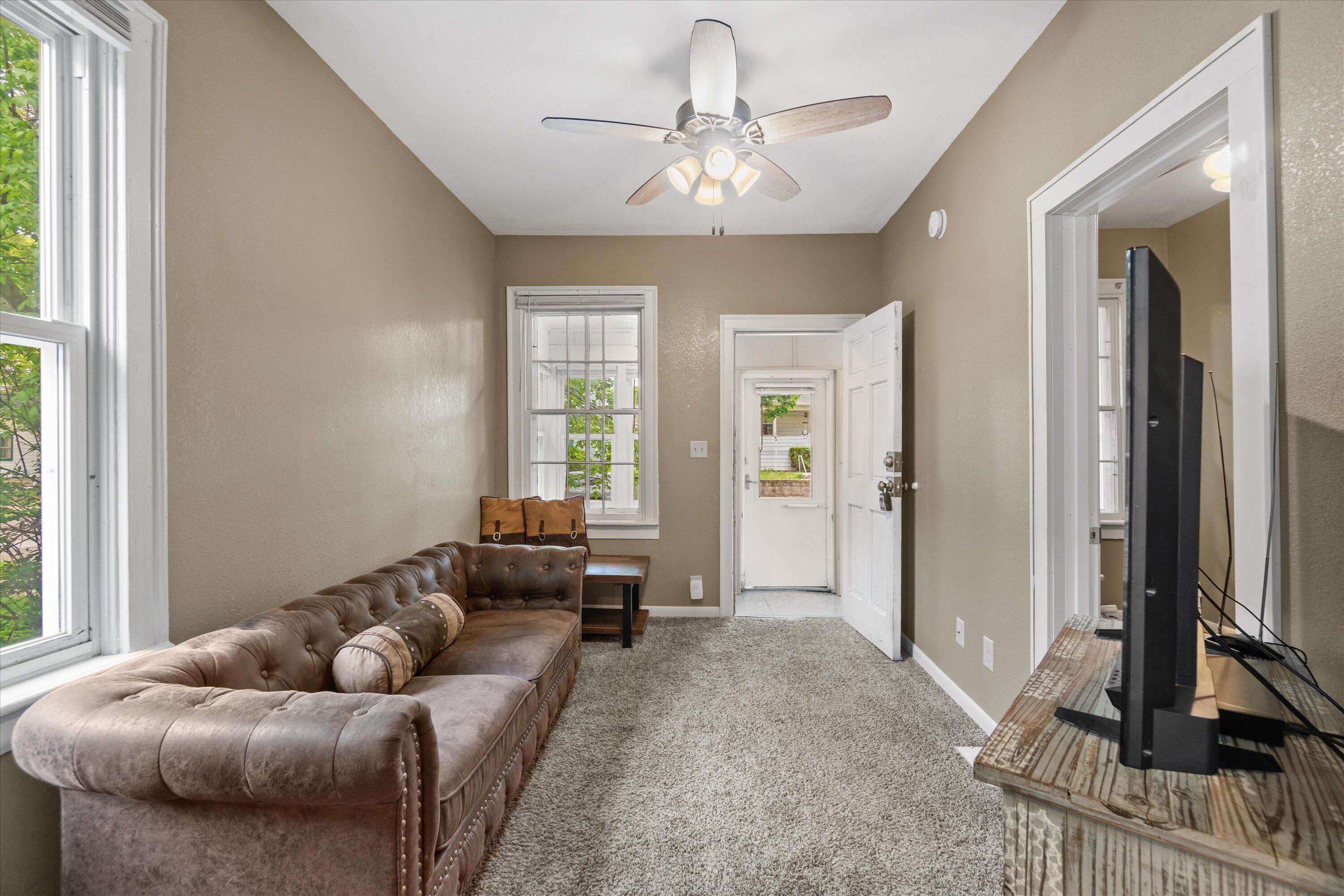 616 South 61st Street Milwaukee, WI 53214 - Photo 10 of 31 24-DSC03628