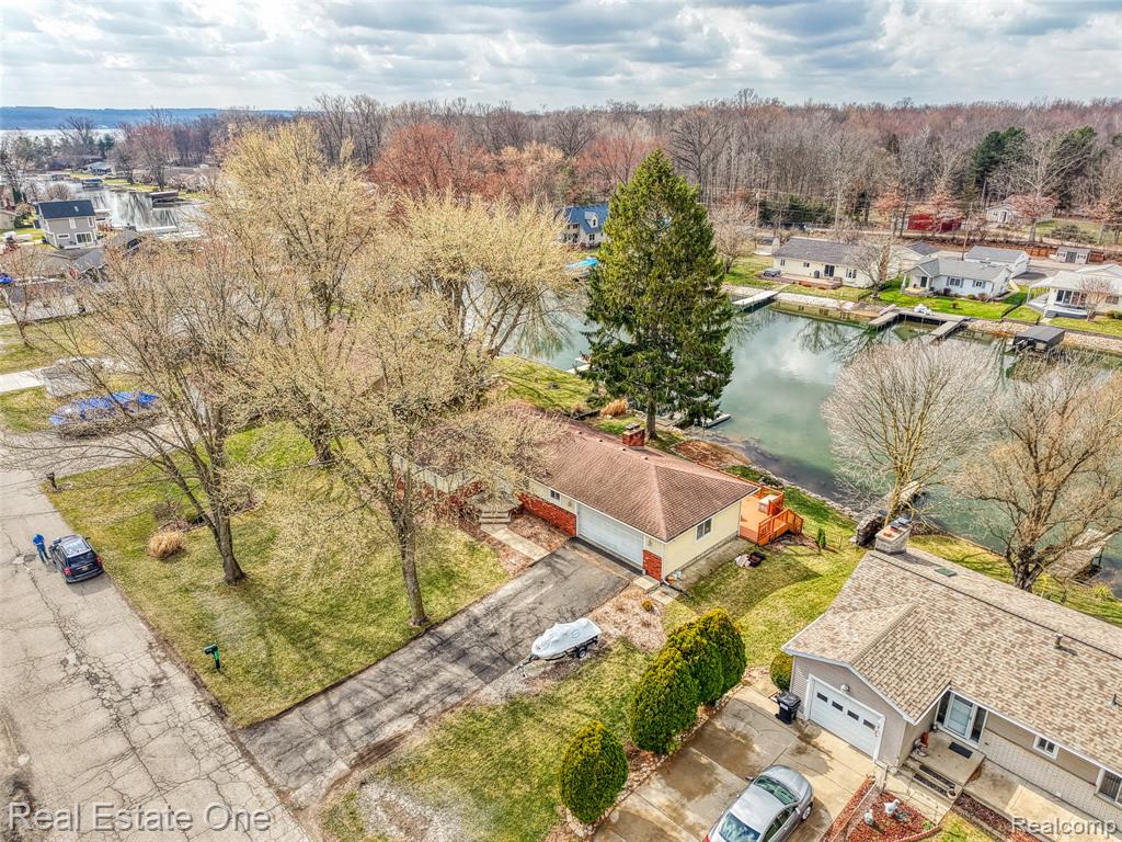 10846 Colony Pinckney, MI 48169 - Photo 46 of 58
