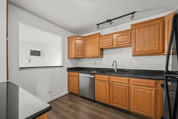 $1,750 | 1348 Geneva Drive, Unit 3A, Palatine, IL 60074