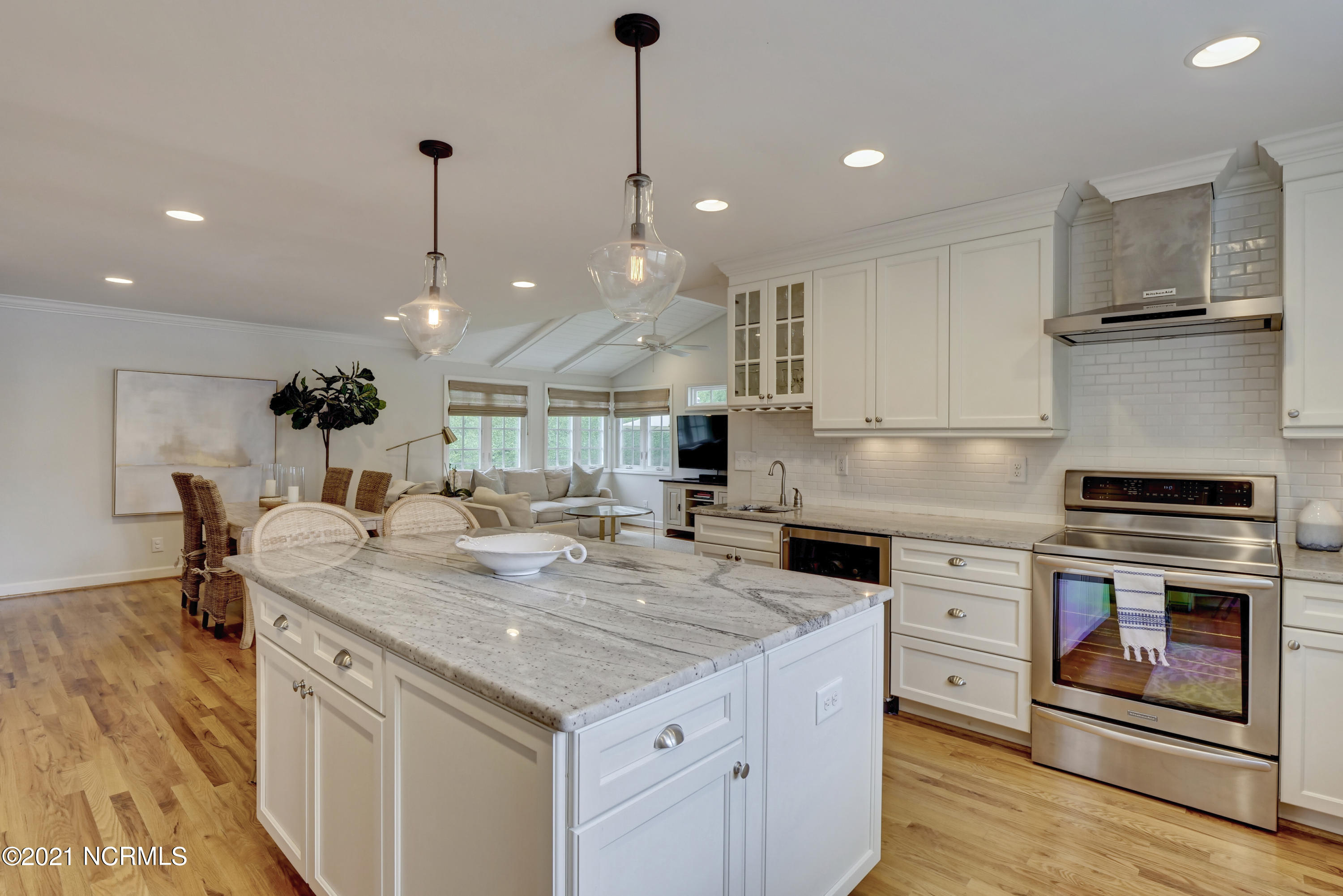 1819 Hawthorne Road Wilmington, NC 28403 - Photo 12 of 32 _JA17750_1_2_3_4_5_6