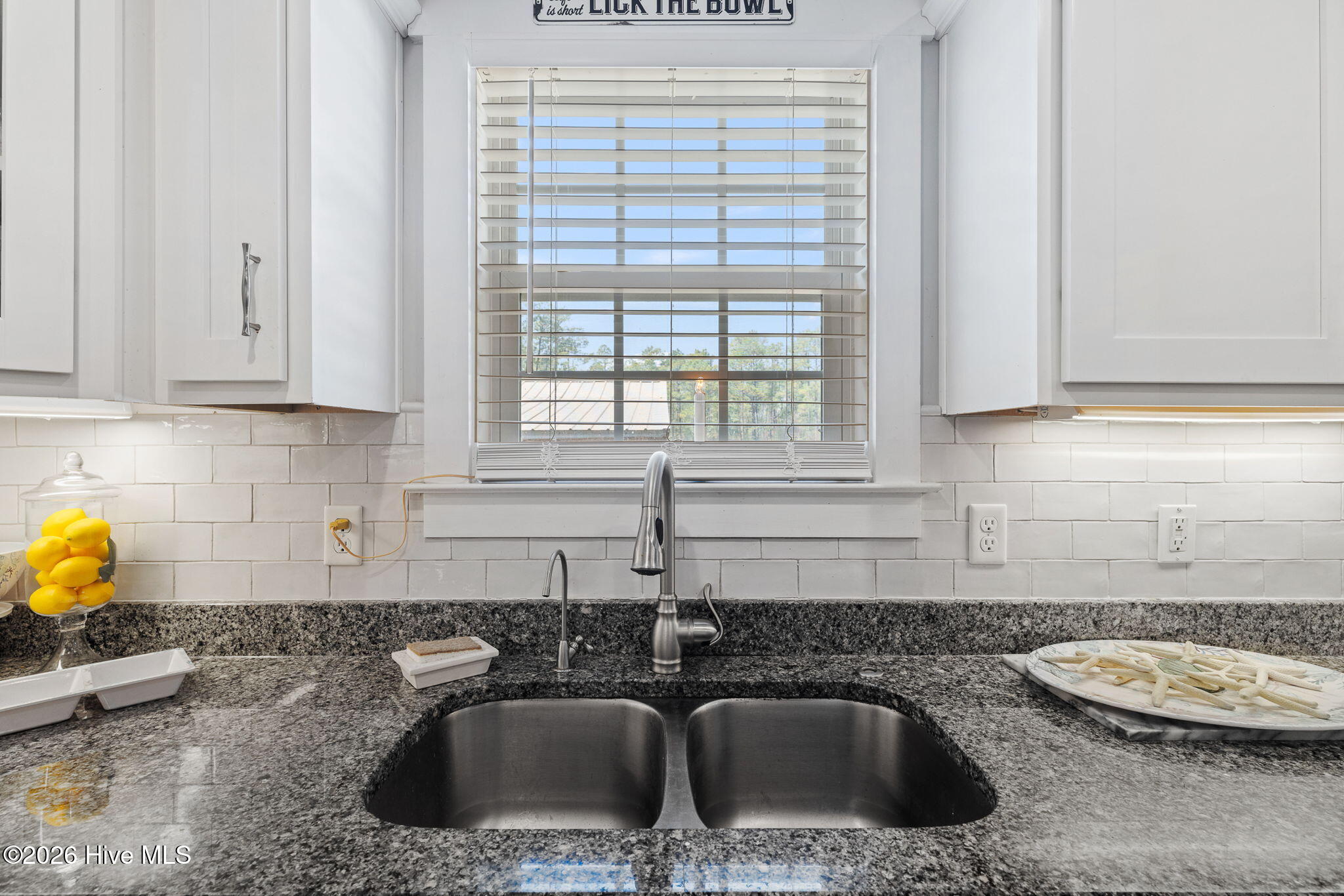 1221 Maple Road Southport, NC 28461 - Photo 16 of 40 Kitchen