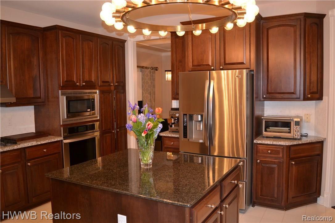 1793 Apple Ridge Court Rochester, MI 48306 - Photo 16 of 31 17a - Kitchen.JPG