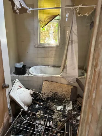 $100,000 | 5951 South Elizabeth Street, Chicago, IL 60636