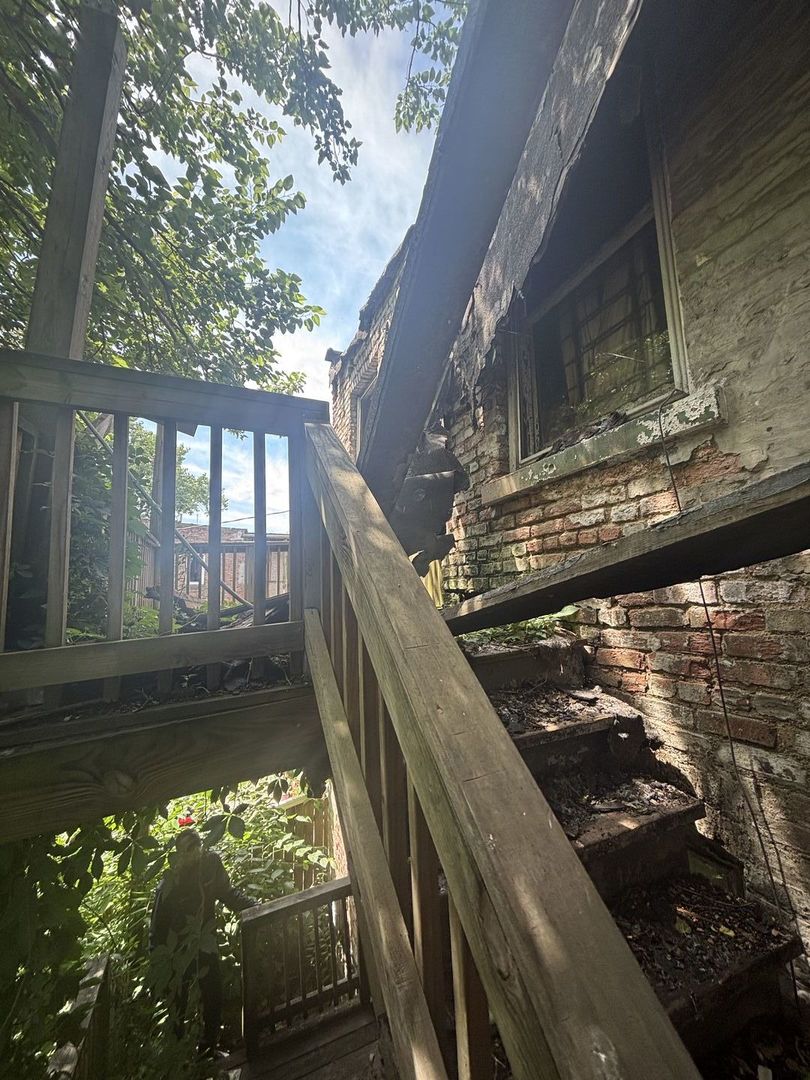 5951 South Elizabeth Street Chicago, IL 60636 - Photo 4 of 19