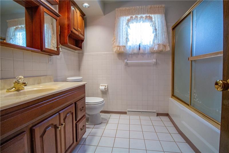 159 Easton Road Hermitage, PA 16148 - Photo 12 of 22 Gallery Image 12