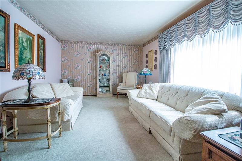159 Easton Road Hermitage, PA 16148 - Photo 3 of 22 Gallery Image 3