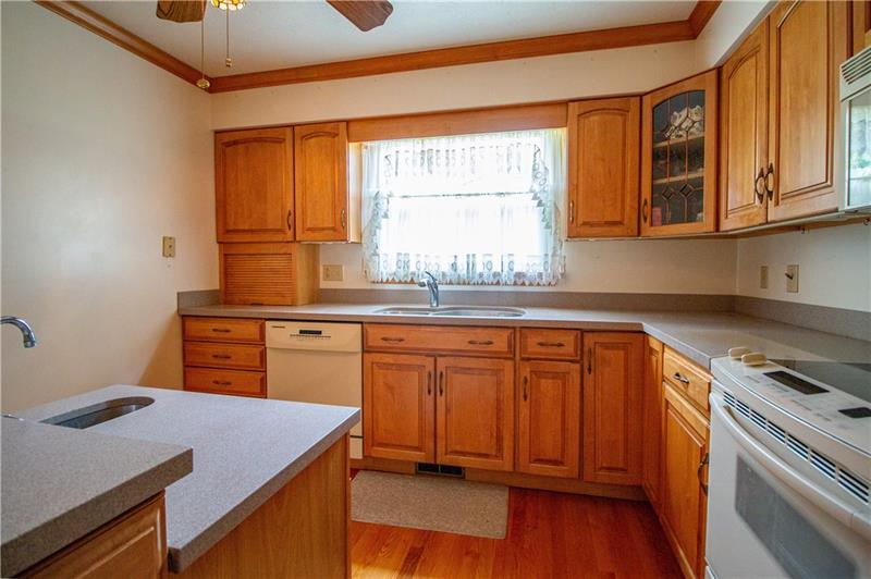 159 Easton Road Hermitage, PA 16148 - Photo 8 of 22 Gallery Image 8