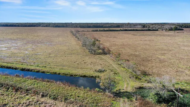 $219,240 | 562 St Anahuac Tx 77514, Anahuac, TX 77514