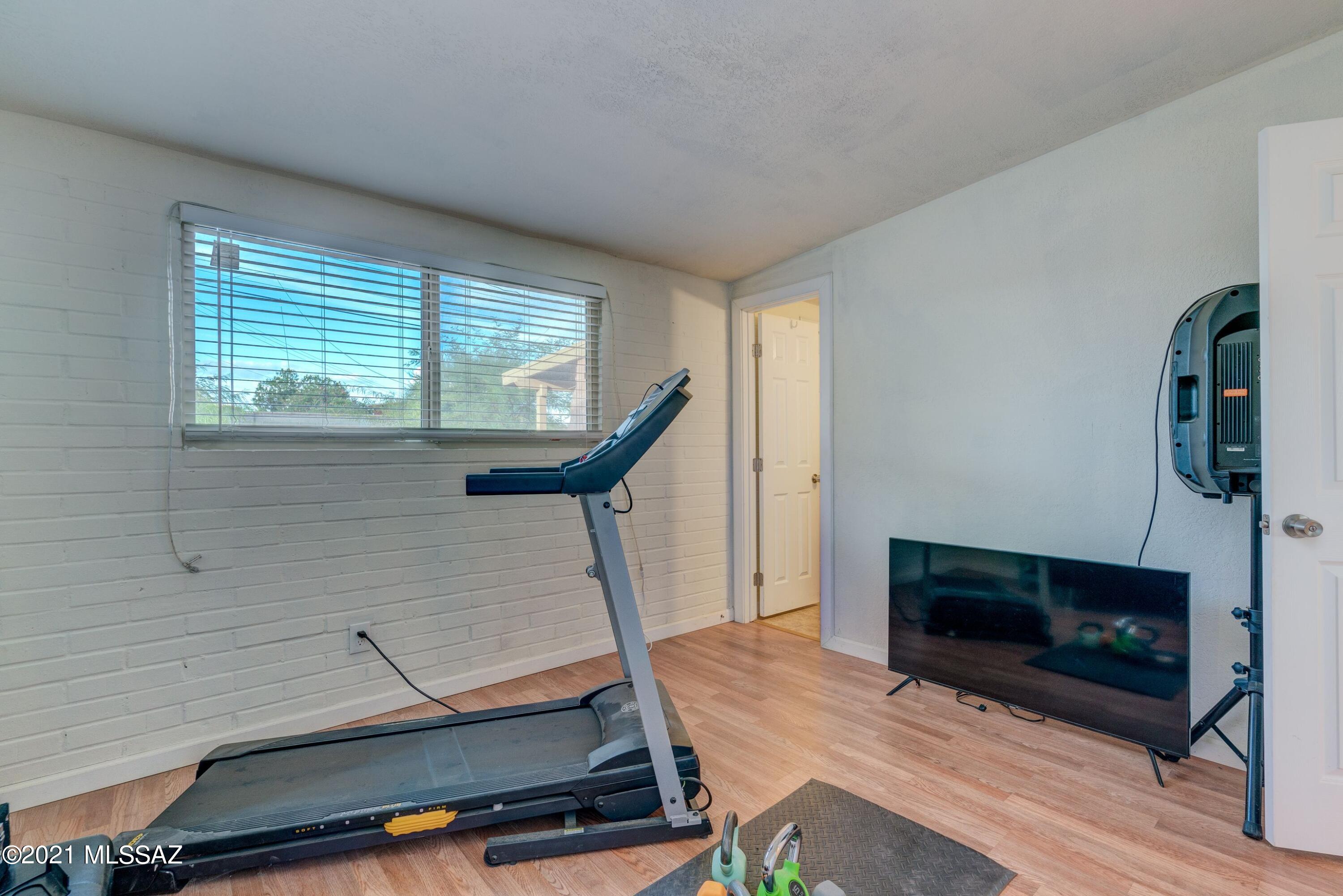 1832 West Merlin Road Tucson, AZ 85713 - Photo 10 of 14