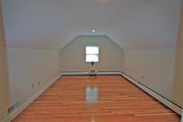 25 Hollywood Road Winchester, MA 01890 - Photo 20 of 29 Gallery Image 20