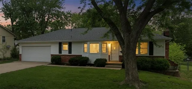 $299,000 | 724 North Curtis Street, Olathe, KS 66061