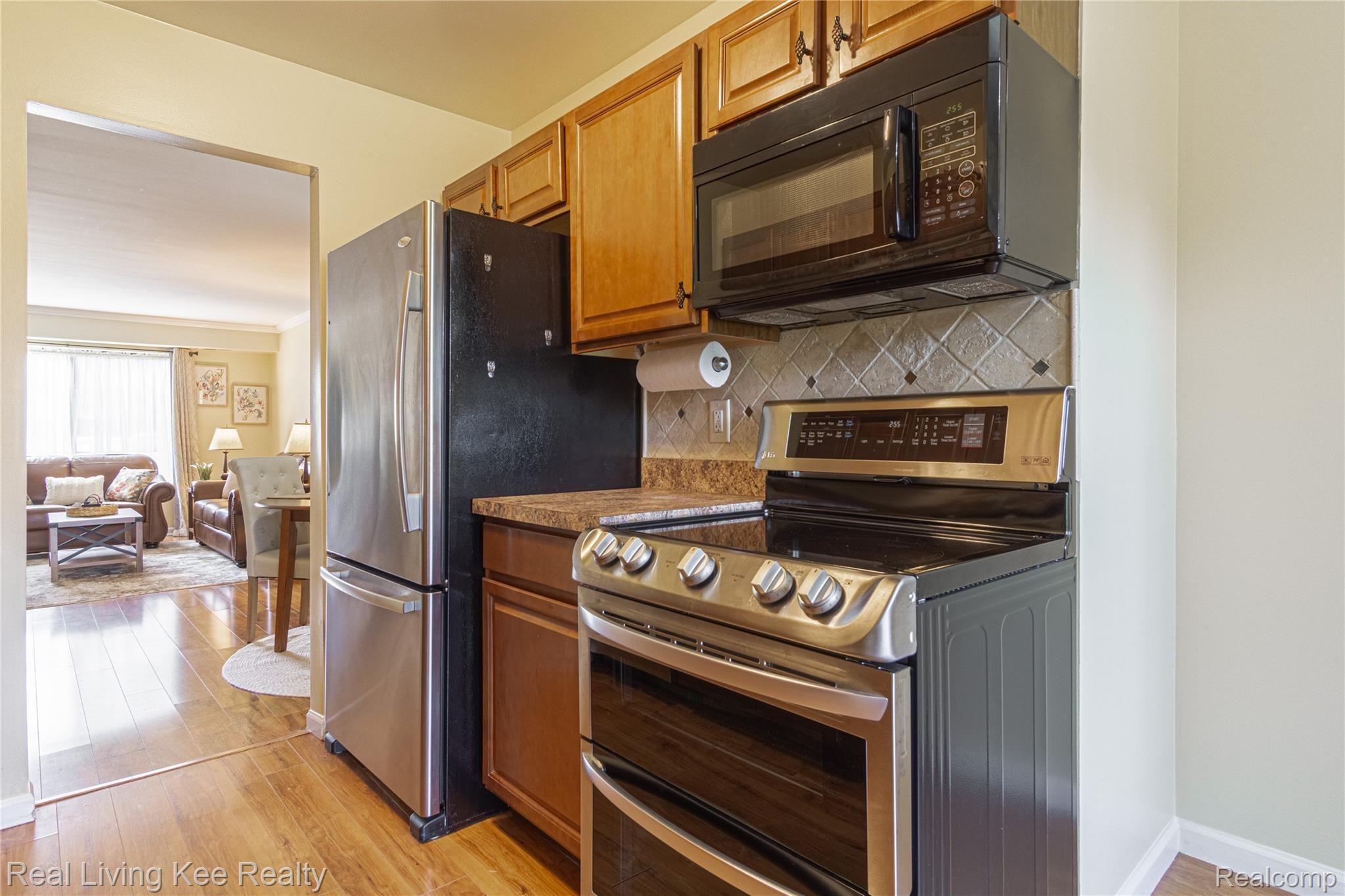 1853 Meadow Dale Court Rochester, MI 48309 - Photo 14 of 43 Interiors (13 of 32).jpg