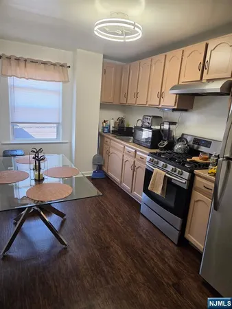 $1,900 | 310-312 Palisade Avenue, Unit 2, Bogota, NJ 07603