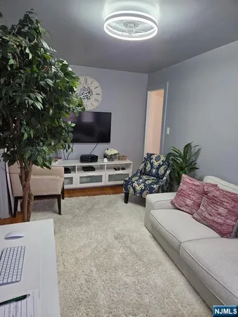 $1,900 | 310-312 Palisade Avenue, Unit 2, Bogota, NJ 07603