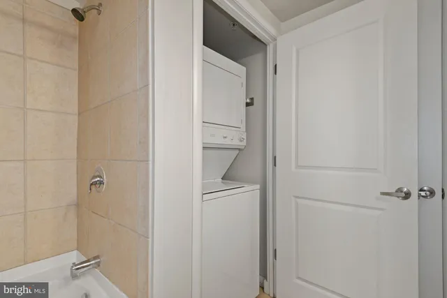 $2,250 | 1021 North Garfield Street, Unit 623, Arlington, VA 22201