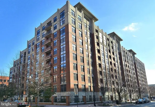 $2,250 | 1021 North Garfield Street, Unit 623, Arlington, VA 22201