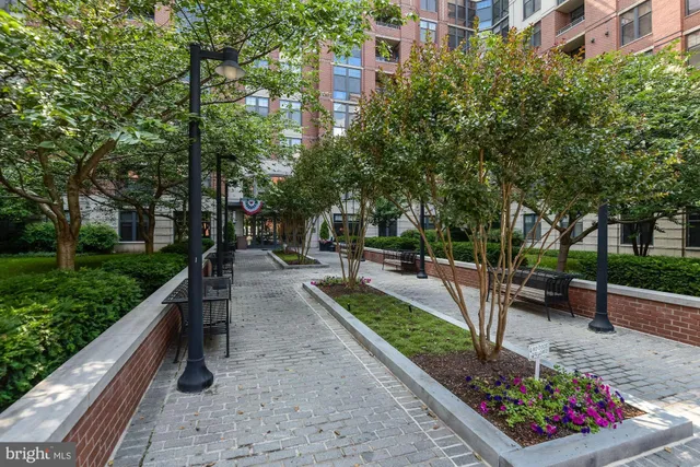 $2,250 | 1021 North Garfield Street, Unit 623, Arlington, VA 22201