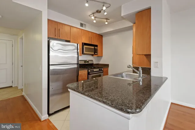 $2,250 | 1021 North Garfield Street, Unit 623, Arlington, VA 22201