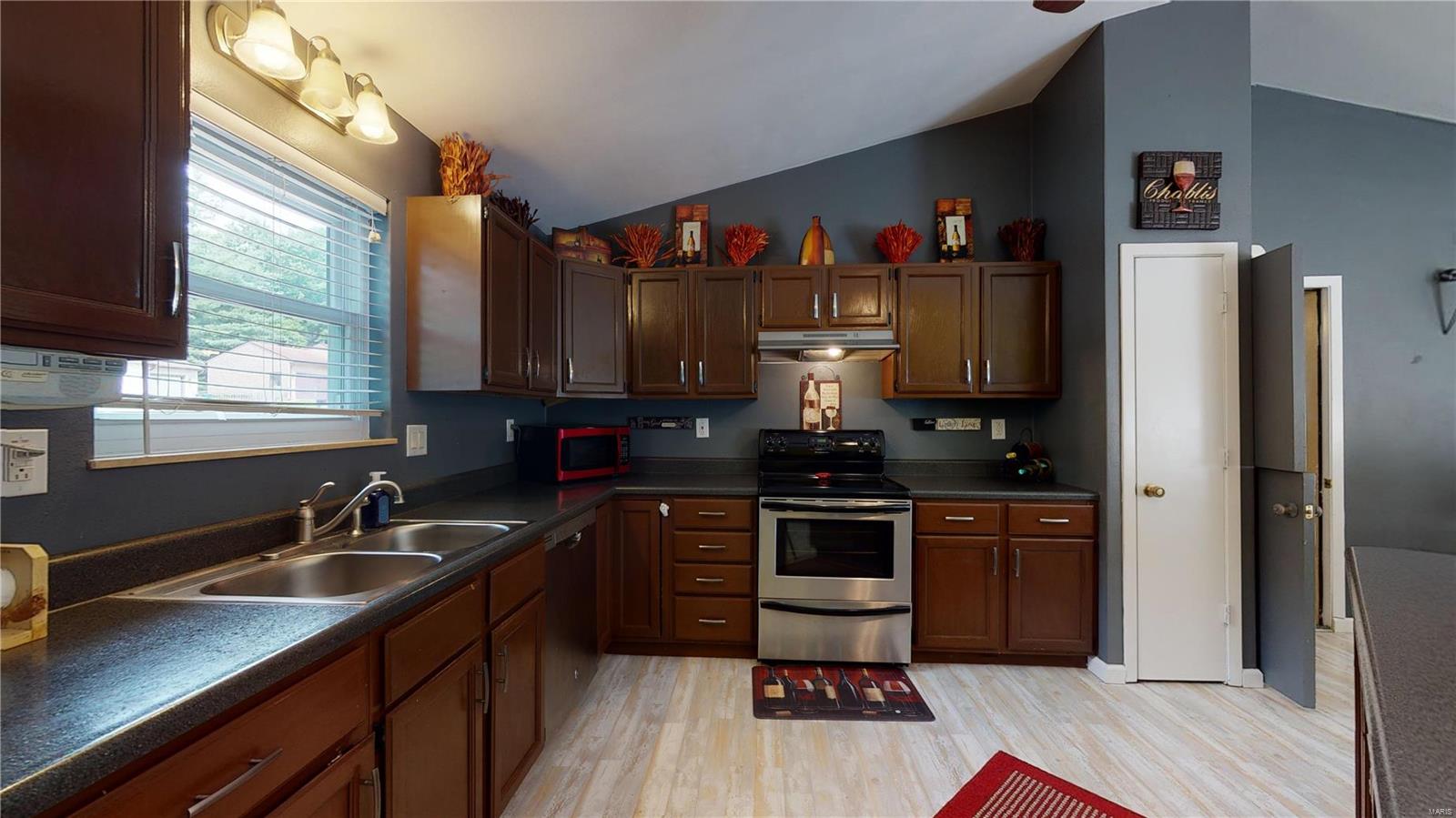 38 Innsbruck Lane Shiloh, IL 62221 - Photo 6 of 26 Gallery Image 6