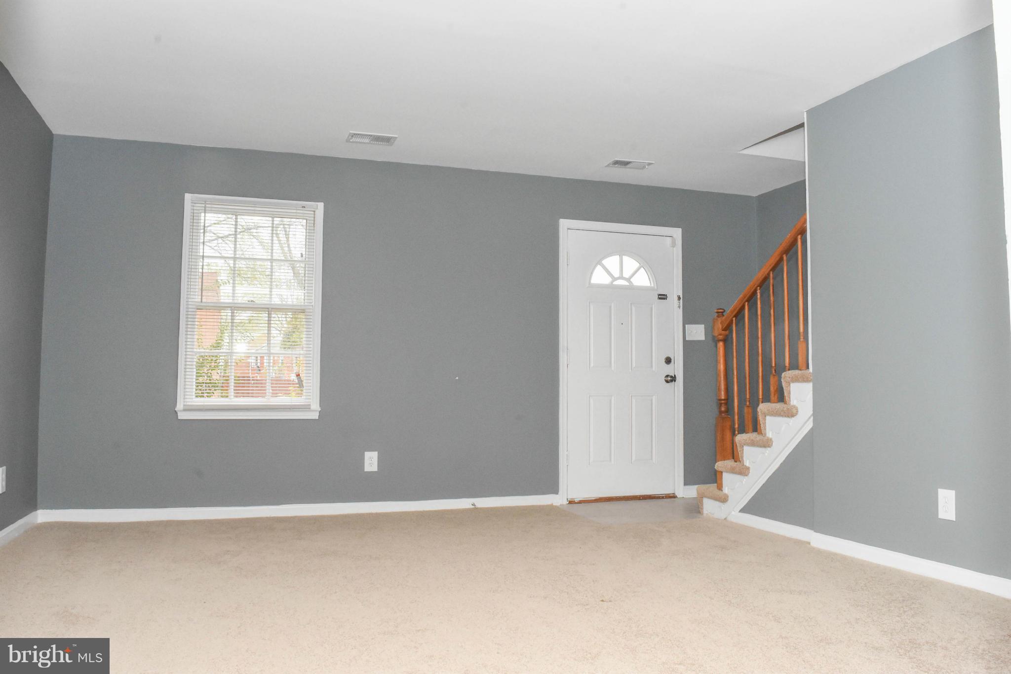 9866 Buckner Road Manassas, VA 20110 - Photo 9 of 29 Living Room
