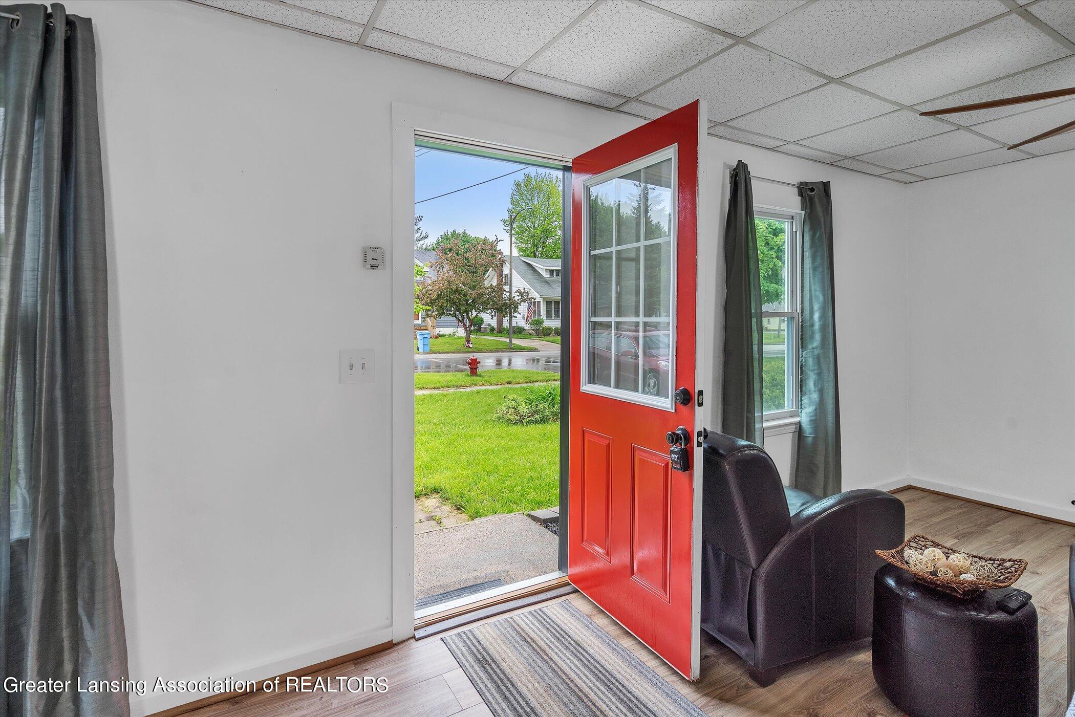 625 East Cavanaugh Road Lansing, MI 48910 - Photo 6 of 28 06-625-E-Cavanaugh-Rd-WindowStill-Real-E
