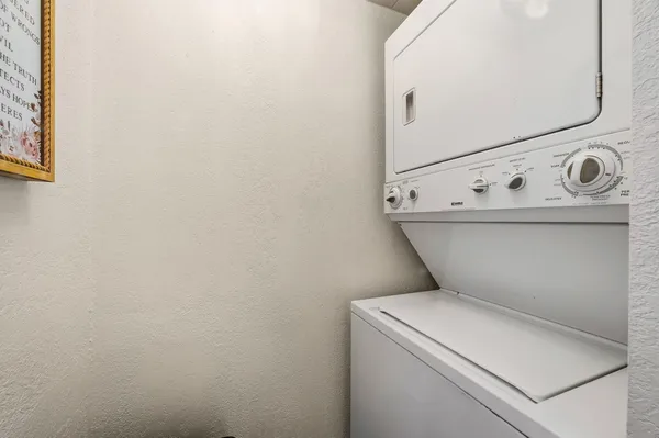 $2,600 | 385 West Pierson Street, Unit E5, Phoenix, AZ 85013