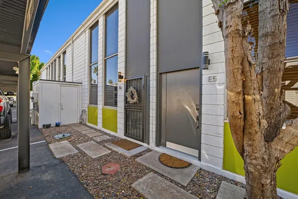 $2,600 | 385 West Pierson Street, Unit E5, Phoenix, AZ 85013