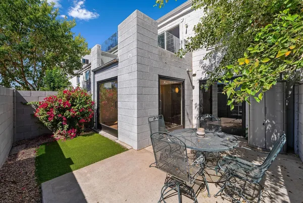 $2,600 | 385 West Pierson Street, Unit E5, Phoenix, AZ 85013