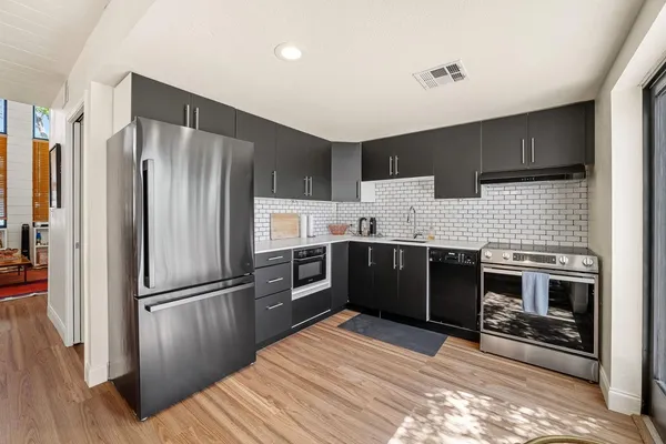 $2,600 | 385 West Pierson Street, Unit E5, Phoenix, AZ 85013