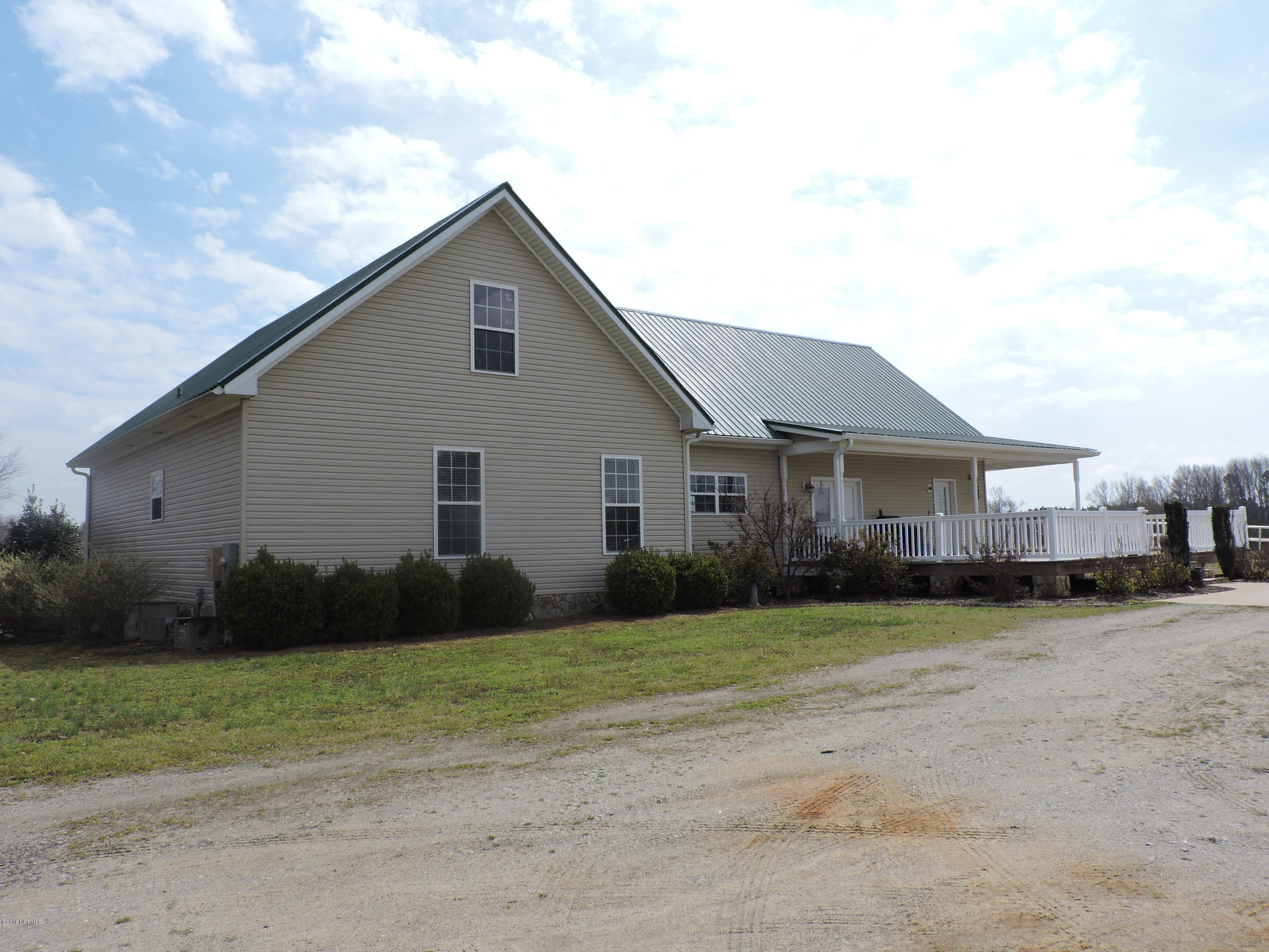 10682 Red Oak Road Whitakers, NC 27891 - Photo 2 of 28 DSCN1894