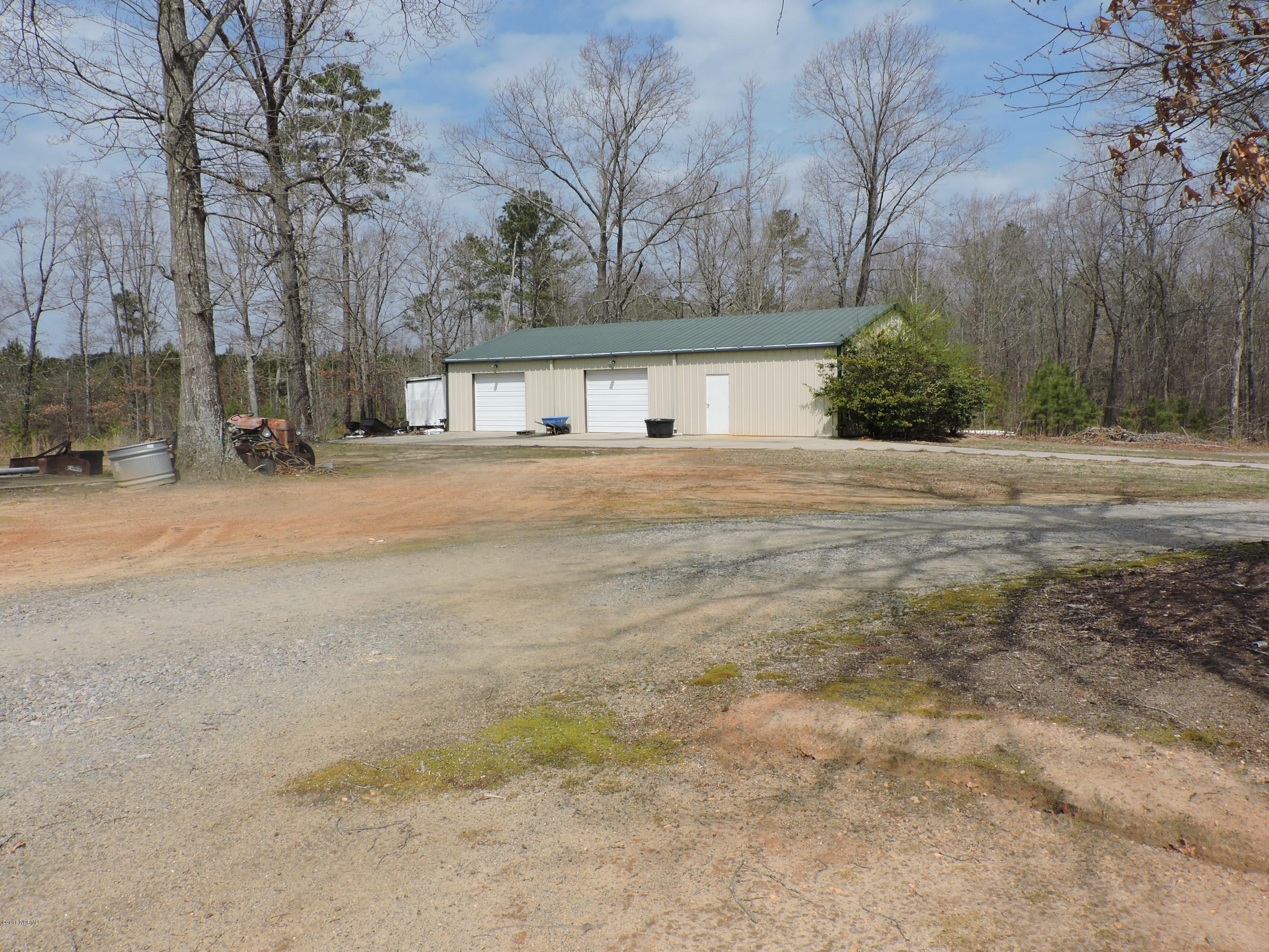 10682 Red Oak Road Whitakers, NC 27891 - Photo 4 of 28 DSCN1896