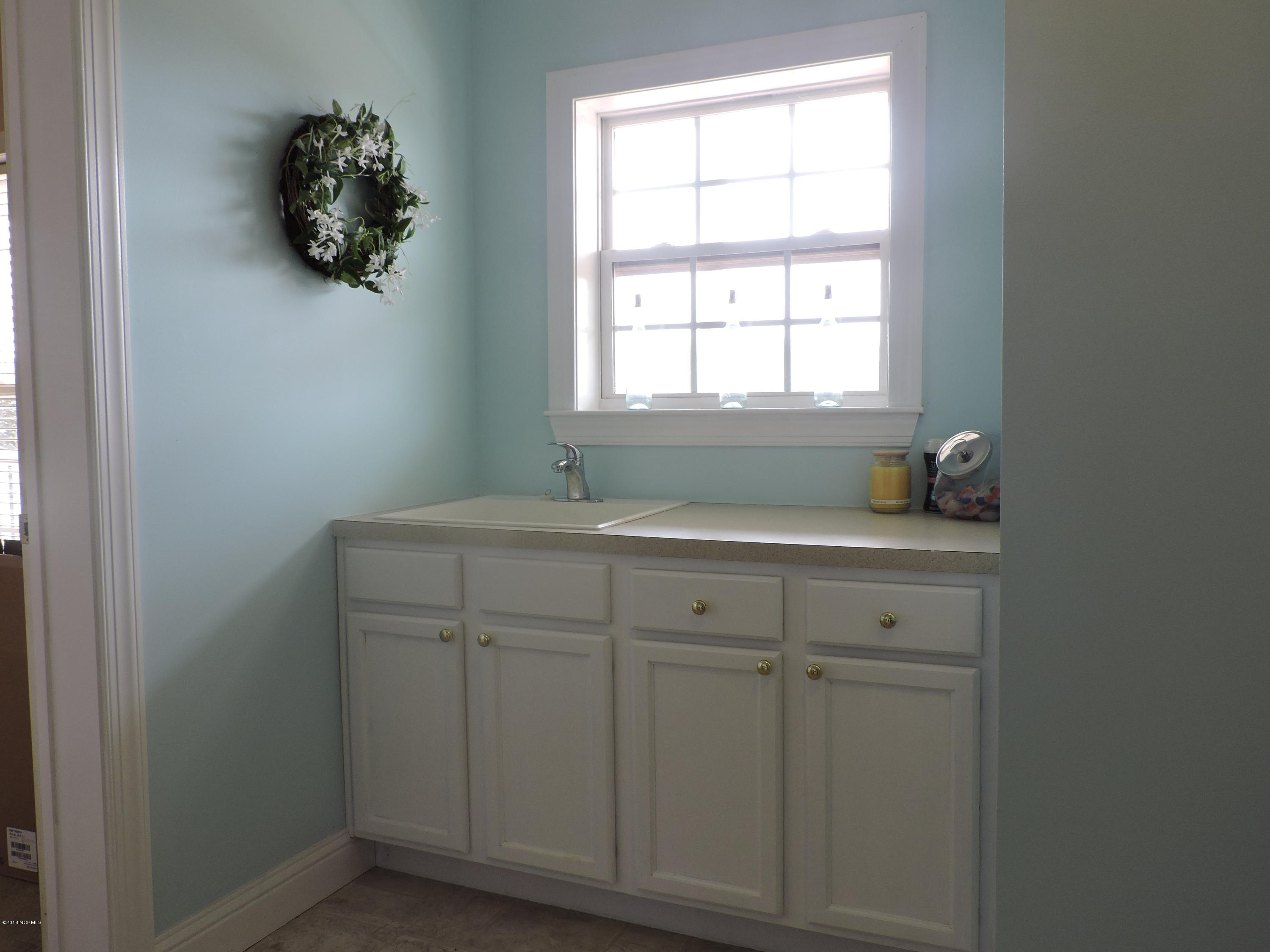 10682 Red Oak Road Whitakers, NC 27891 - Photo 7 of 28 Laundry Room