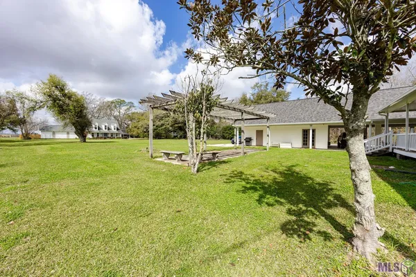 $370,000 | 1205 Highway 1, Donaldsonville, LA 70346