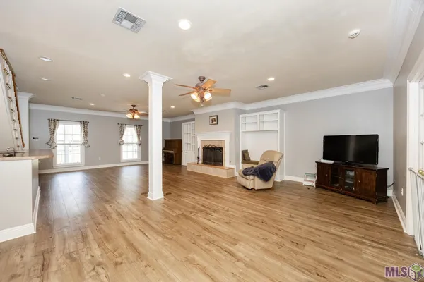 $370,000 | 1205 Highway 1, Donaldsonville, LA 70346