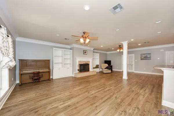 $370,000 | 1205 Highway 1, Donaldsonville, LA 70346