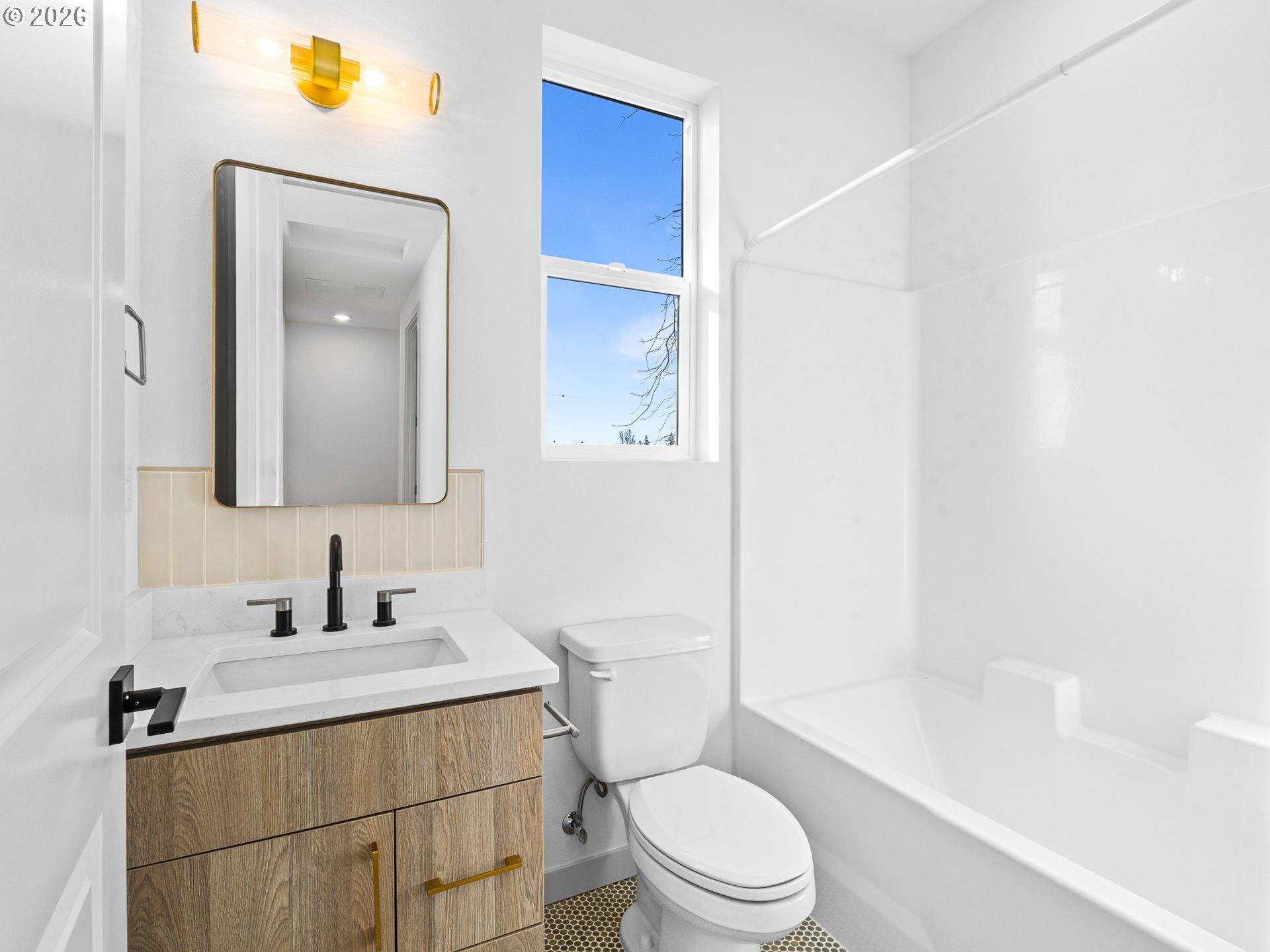 7456 Southeast Tolman Street Portland, OR 97206 - Photo 12 of 17