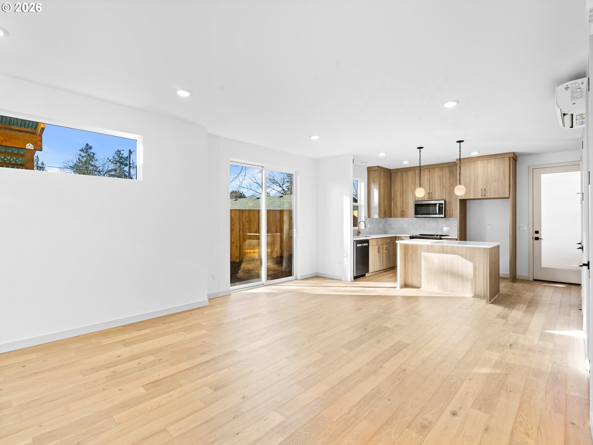 7456 Southeast Tolman Street Portland, OR 97206 - Photo 4 of 17