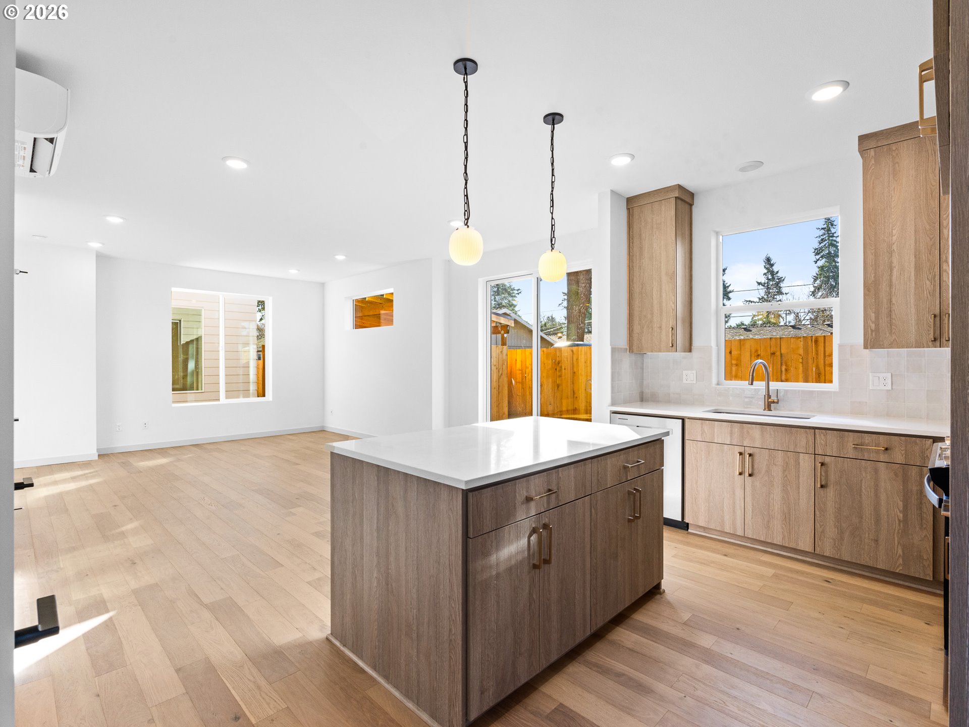 7456 Southeast Tolman Street Portland, OR 97206 - Photo 6 of 17