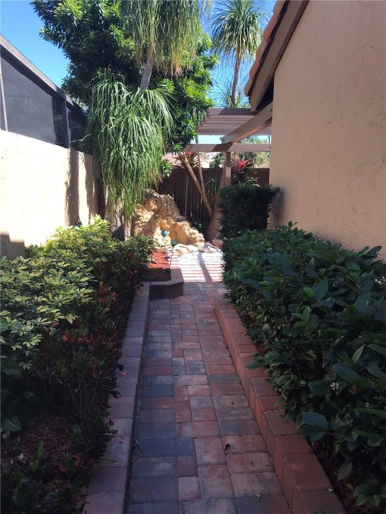 6548 Patio Lane, Unit 4 Boca Raton, FL 33433 - Photo 4 of 28 Photo 4